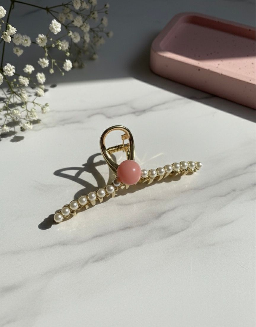 Pearlescent Charm Claw